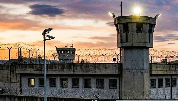 “Per uscirne vivi”. Ovvero, come riqualificare luoghi e spazi di detenzione in Italia